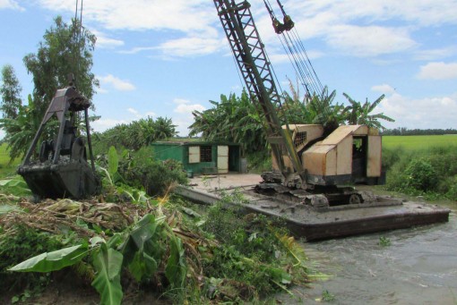 Tiết kiệm, bảo vệ nguồn nước ngọt trong mùa khô hạn