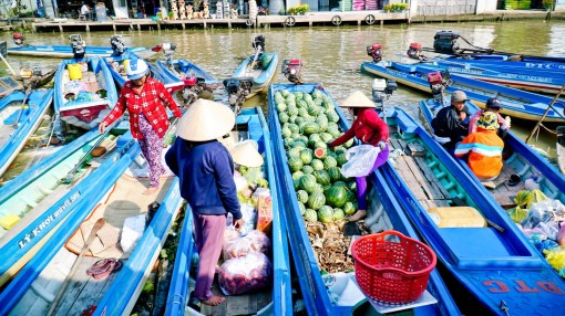 Theo má đi chợ Tết