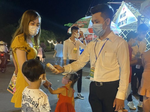 Đường hoa nghệ thuật Cần Thơ bế mạc tối 30 Tết