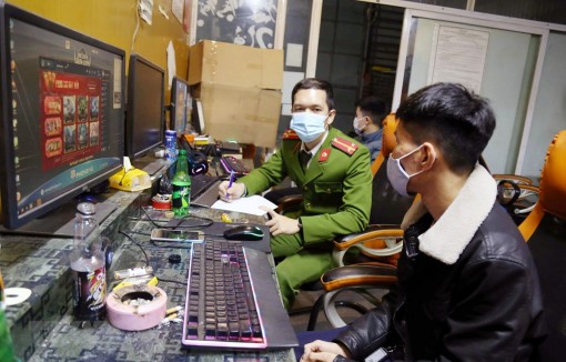 Dịch COVID-19: Cách ly tập trung tự trả phí đối với 7 thanh niên chơi game trong vùng dịch