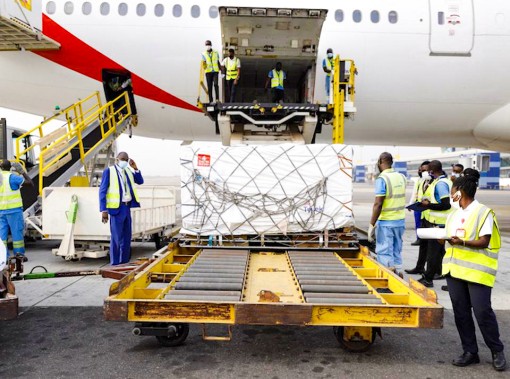 Nước nghèo bắt đầu nhận được vaccine của COVAX