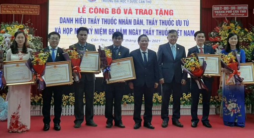 Trường Đại học Y Dược Cần Thơ kỷ niệm Ngày Thầy thuốc Việt Nam