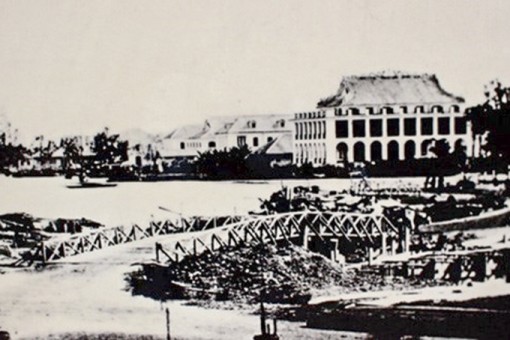 Giới thiệu sách, thi sáng tác tranh cổ động kỷ niệm 110 năm Ngày Bác Hồ ra đi tìm đường cứu nước