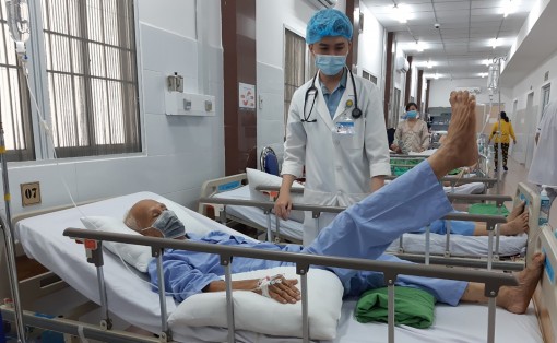 Can thiệp nội mạch trong 10 phút, cứu sống cụ ông đột quỵ nặng