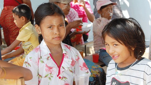 Cuộc sống vất vưởng của hàng triệu trẻ di cư châu Á