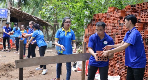 90 năm khẳng định và phát huy vai trò trường học xã hội chủ nghĩa của thanh niên Việt Nam