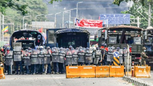 Myanmar mở rộng khu vực thiết quân luật