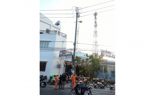 Nguy hiểm khi thả diều hoặc

vật bay gần công trình lưới điện