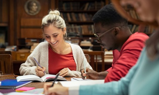 Ghi chép bằng viết tay tốt hơn cho não bộ