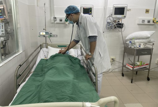 Cứu bệnh nhân bị đạn bắn thủng bụng