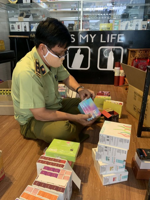 Cần quy định chặt chẽ, xử lý nghiêm nạn buôn lậu thuốc lá điện tử