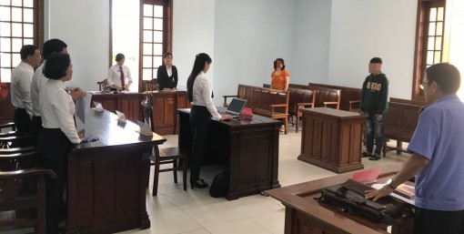 Hãy quan tâm bảo vệ con