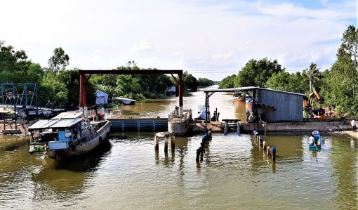 Khẩn trương phòng chống hạn, mặn