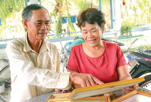 Cùng "xây nhà"

và "xây tổ ấm"