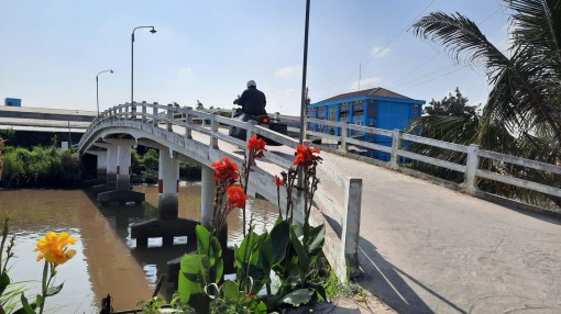 Người làm “chuyện bao đồng”