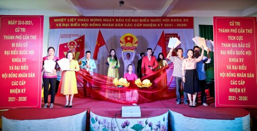 Tuyên truyền lưu động về cuộc bầu cử đại biểu Quốc hội và HĐND các cấp