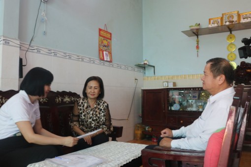 Khuyến cáo khách hàng tiết giảm tiền điện sinh hoạt trong 
mùa nắng nóng