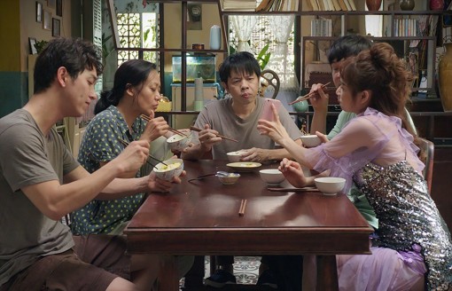 “Cây táo nở hoa” <br>

Những lát cắt về gia đình