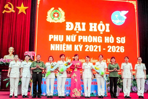 Tổ chức Ðại hội điểm phụ nữ cấp cơ sở Công an thành phố và Ðại hội đại biểu Phụ nữ phường Phước Thới