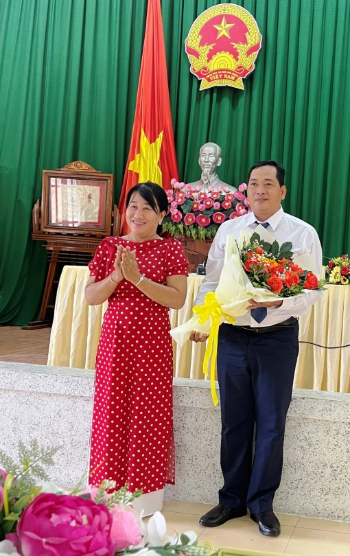 Ông Lê Minh Triết được bầu làm Phó Chủ tịch UBND quận Thốt Nốt