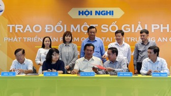 Ký biên bản ghi nhớ hợp tác xúc tiến thương mại cho sản phẩm OCOP Ký biên bản ghi nhớ hợp tác xúc tiến thương mại cho sản phẩm OCOP