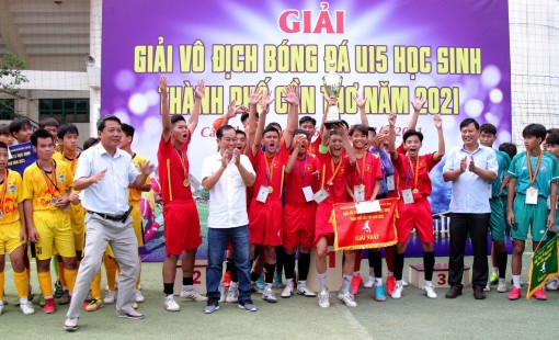 Cúp về với Bóng đá học sinh Cờ Đỏ