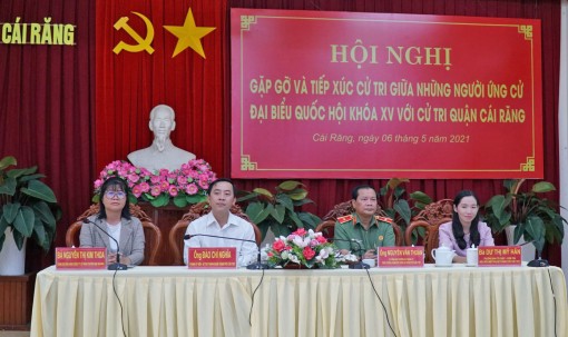 Những người ứng cử đại biểu Quốc hội khóa XV và đại biểu HĐND thành phố tiếp tục tiếp xúc cử tri