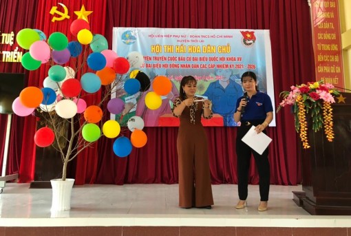 Đa dạng hình thức

tuyên truyền bầu cử