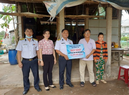 Hải đoàn 129 hỗ trợ xây dựng nhà tình nghĩa tại Bến Tre và Hậu Giang