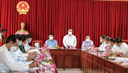 Lãnh đạo thành phố khảo sát bệnh viện dã chiến