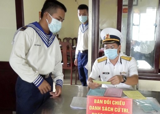 Bài 1 - Những lá phiếu đầu tiên đã đến nhà giàn DK1