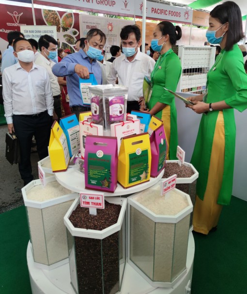 Gạo lứt có giá bán cao gấp 2-3 lần so với gạo trắng