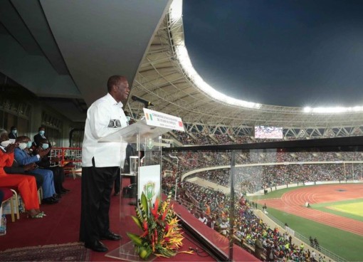 Ngoại giao sân vận động!