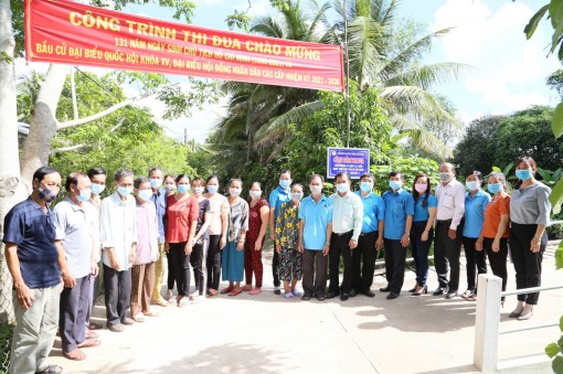 LĐLĐ TP Cần Thơ gắn biển công trình thi đua