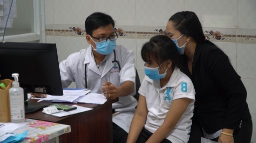 Những điều cha mẹ cần làm khi trẻ dậy thì sớm