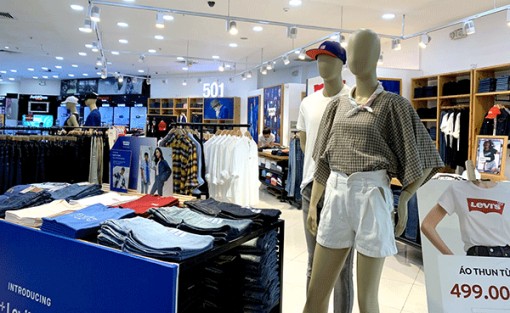 Chọn trang phục diện đẹp và thoải mái cho mùa hè