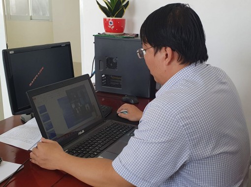 Các cơ sở giáo dục

nghề nghiệp tổ chức dạy và học, đảm bảo

an toàn phòng,

chống dịch COVID-19