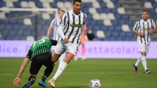 Ronaldo tạo thành tích vô tiền khoáng hậu