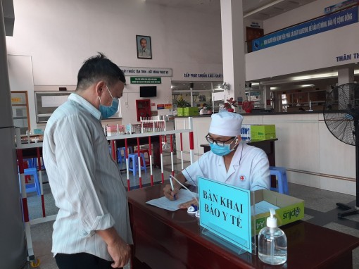 Bệnh viện nâng mức cảnh báo cao nhất chống dịch 