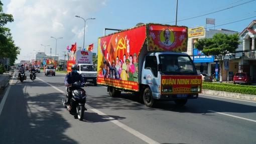 Rộn ràng ngày hội của toàn dân