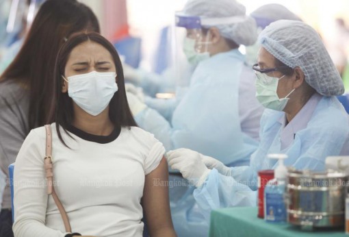 Dân Thái ủng hộ chương trình tiêm vaccine của chính phủ