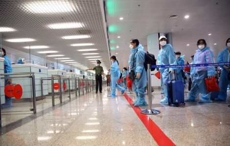 Tạm dừng nhập cảnh hành khách tại sân bay Nội Bài, Tân Sơn Nhất