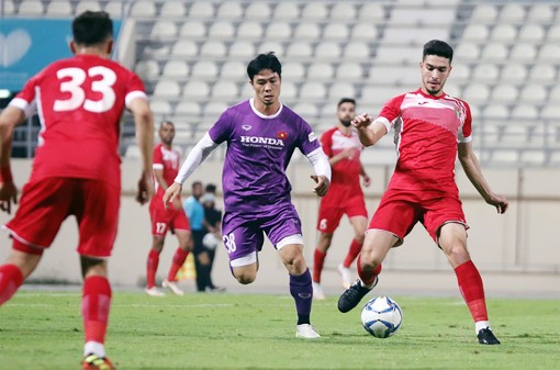 Thầy trò ông Park “trên cơ” đối thủ