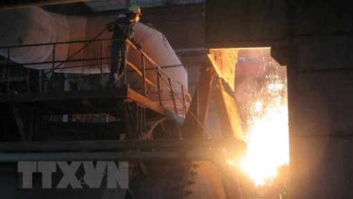 Dịch COVID-19 diễn biến phức tạp, sản xuất công nghiệp vẫn tăng