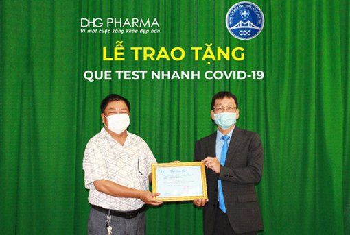 Cán bộ nhân viên Dược Hậu Giang tình nguyện đóng góp một ngày lương vào quỹ vaccine phòng dịch Covid-19