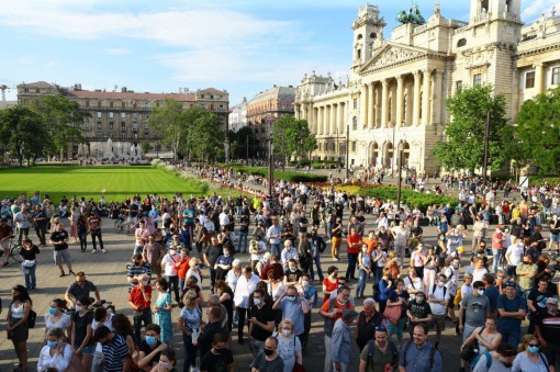 Trung Quốc khó mở đại học tại Hungary