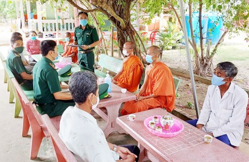 ប្រ​ជា​ជន​ព្រំ​ដែន​គៀង​យ៉ាង​ សន្យា​បង្ការ​ប្រ​ឆាំង​ជំ​ងឺ​ COVID-១៩