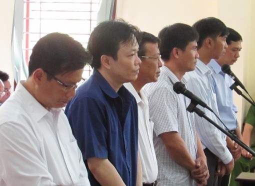 Tòa án ra quyết định hủy bỏ kê biên tài sản