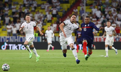 Đức thua đau vì Hummels phản lưới nhà