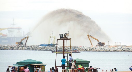 Ấn Độ quan ngại ảnh hưởng

của Trung Quốc tại Sri Lanka